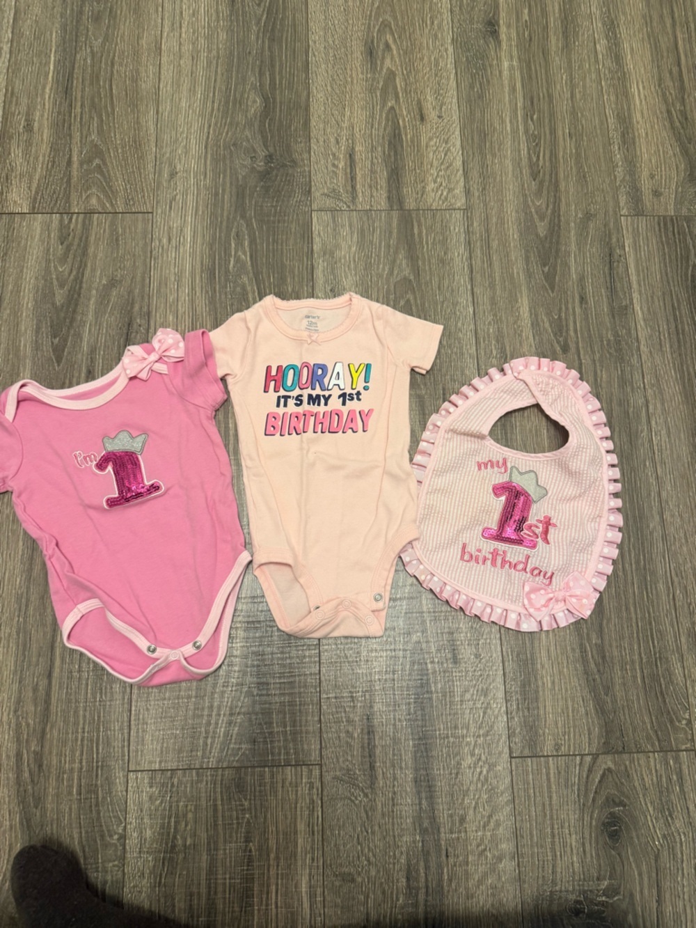 Carters Baby girls Pink 1st Birthday Lot Size 12 Months Bib Sparkle - Picture 1 of 5